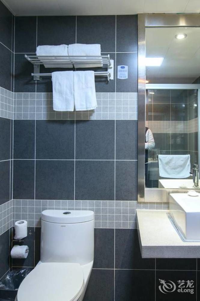 Hanting Express Shanghai Lujiazui Minsheng Road Екстериор снимка